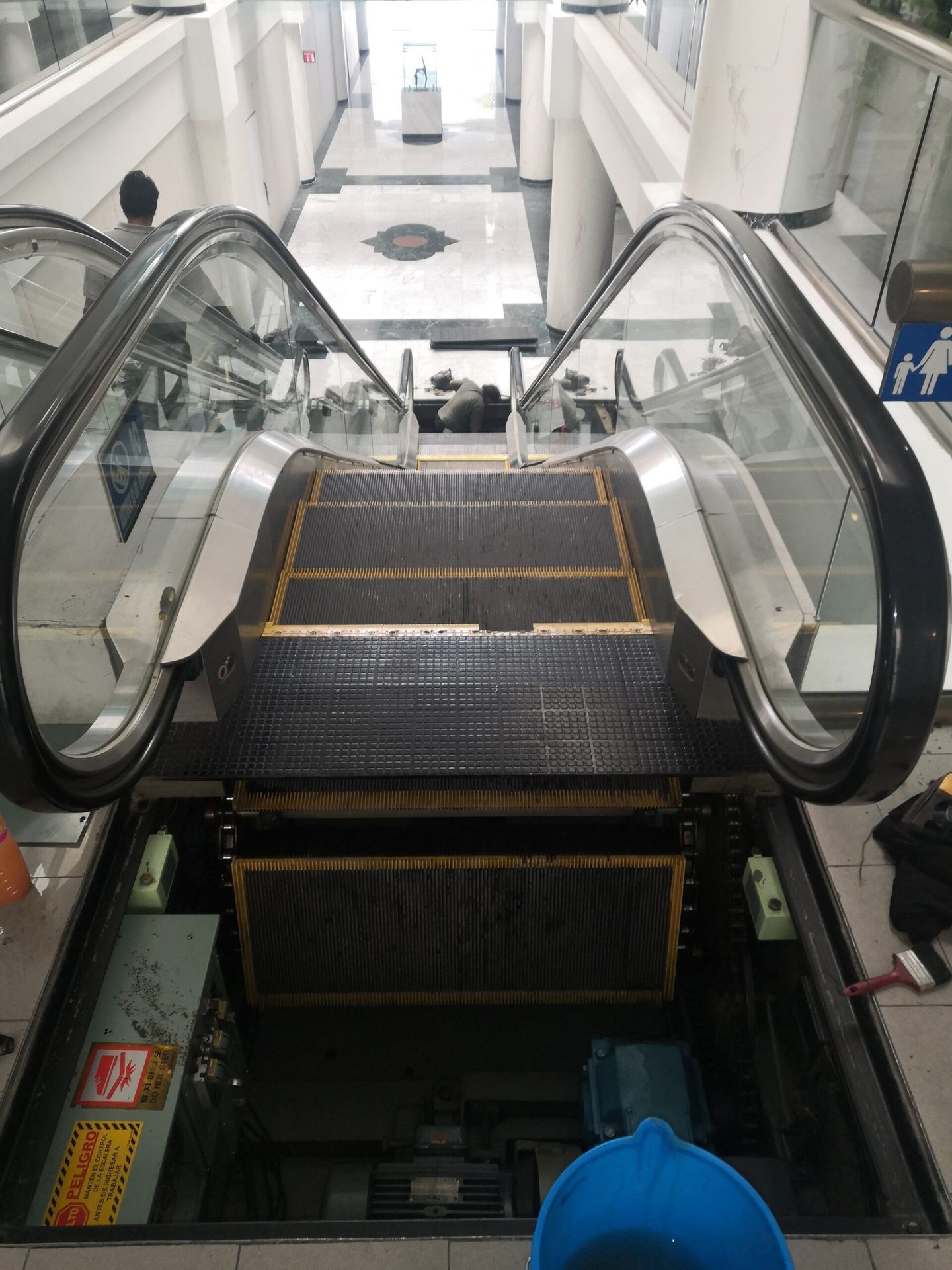 Mantenimiento a Escaleras y Elevadores